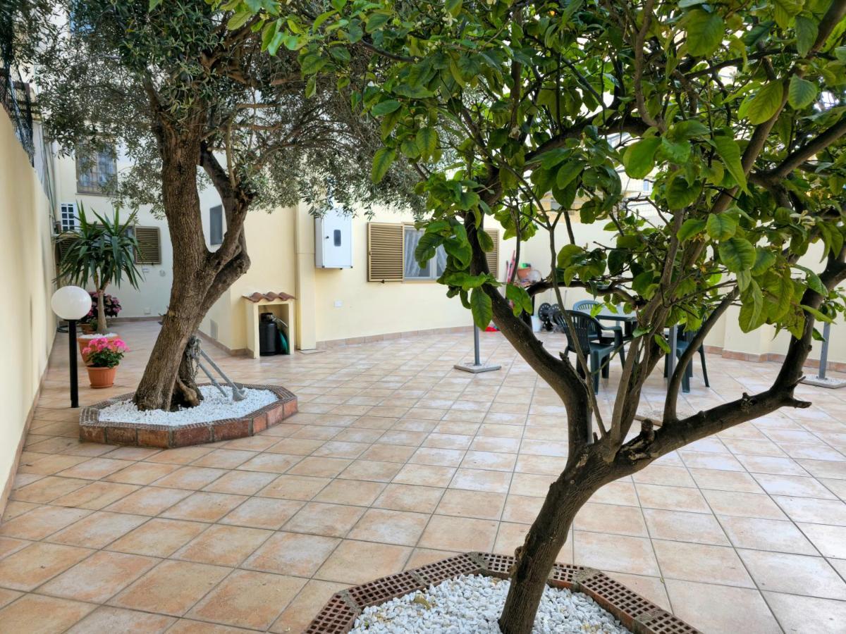 Valery House Apartamento Cagliari Exterior foto